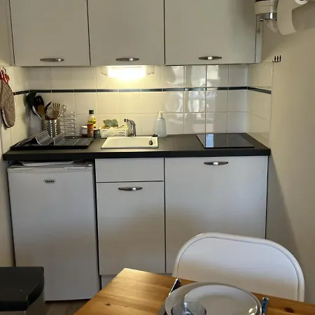 2 Pièces Avec Balcon Et Accès Direct à Cabourg, Animaux Admis - Fr-1-487-352 Cabourg